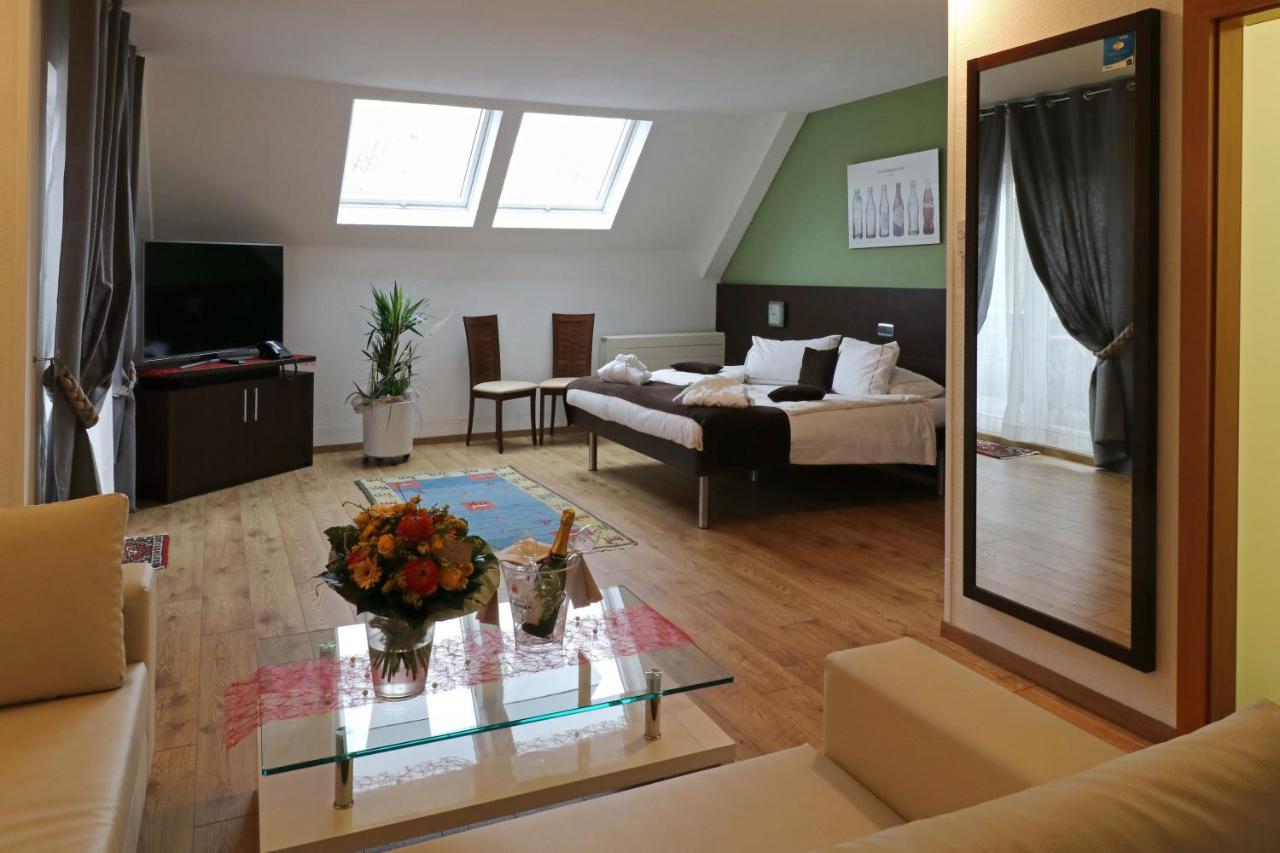 Threeland Hotel Pétange Kültér fotó